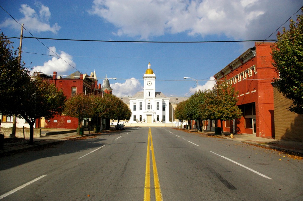 Pine_Bluff_AR_-_main_street_and_courthouse