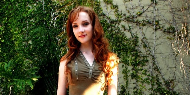 Scarlett Pomers Net Worth - Net Worth Post