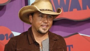 Musician Jason Aldean arrives at the 2014 CMT Music Awards in Nashville