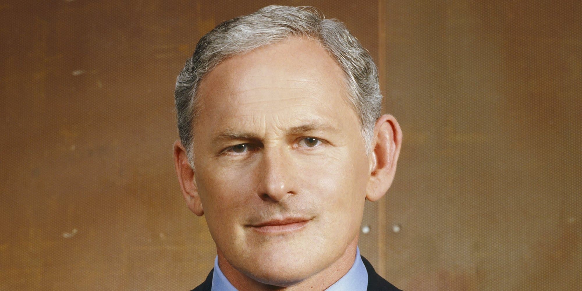 Victor Garber Net Worth Net Worth Post