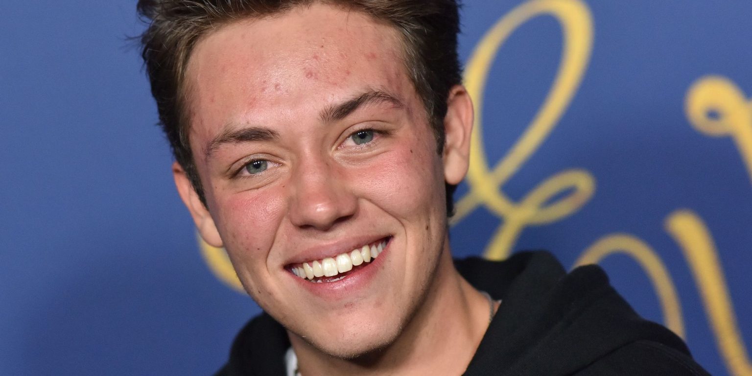 How old is Ethan Cutkosky? Age, Height, Net Worth, Girlfriend, Bio