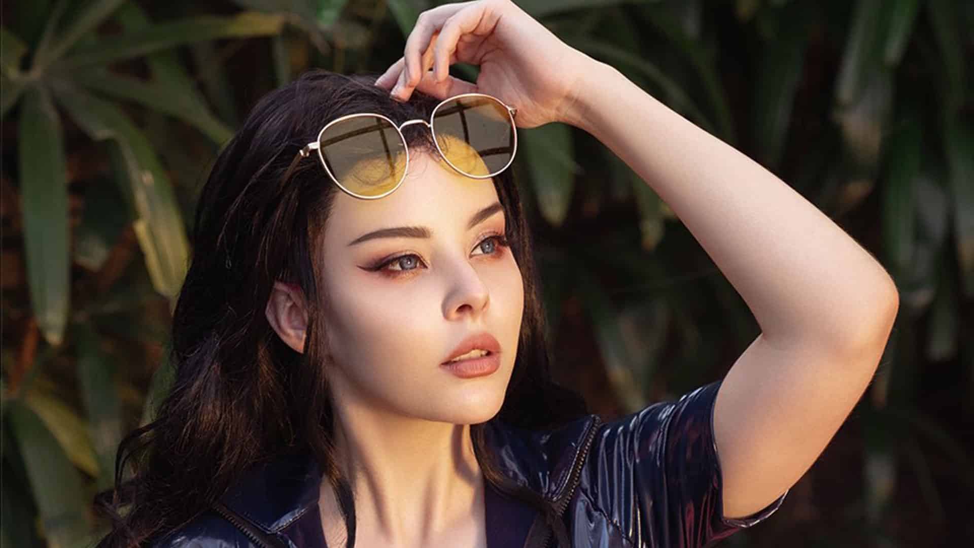 The Naked Truth about Helly Valentine: Age, Height, Career, BF - Net