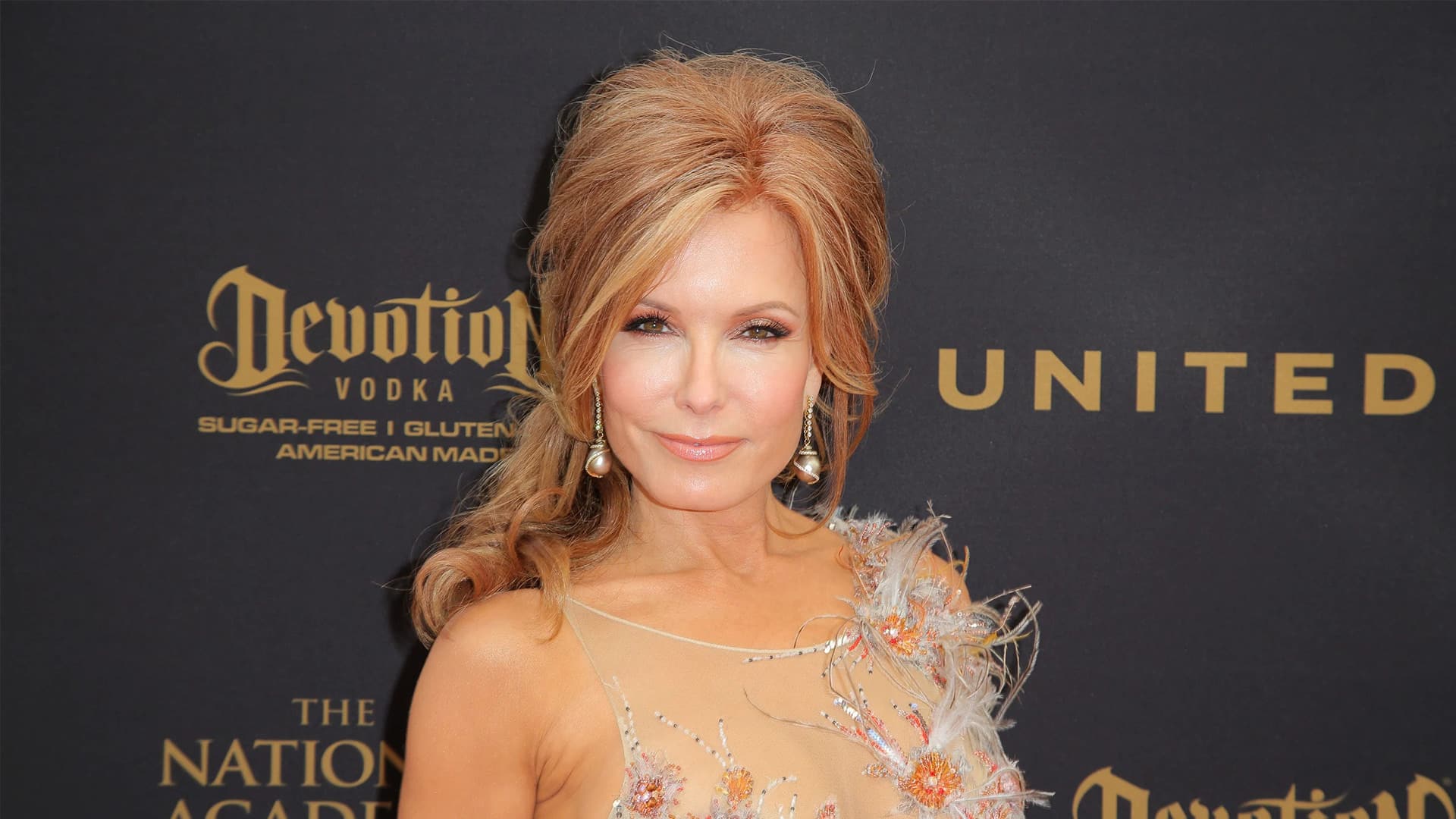 About Tracey E. Bregman: Height, Measurements, Husband, Age - Net Worth