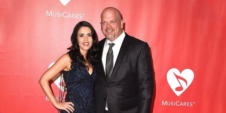 What is doing Rick Harrison's wife Deanna Burditt? Age, Daughter - Net ...